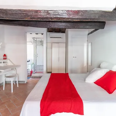 בית הארחה Vg Fontana Di Trevi - 5 Stelle Con Balcone 4*