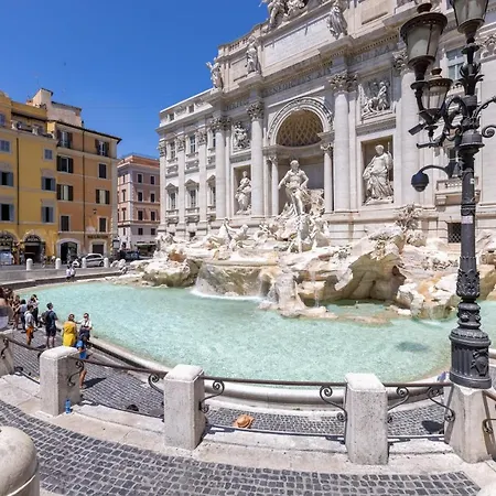 Vg Fontana Di Trevi - 5 Stelle Con Balcone 4*